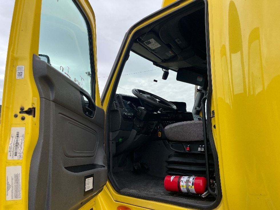 Sleeper Tractor-Heavy Duty Tractors-International-2022-LT625-El Paso-TX-675,050\n\t\tmiles-$ 34,250 - Image 9