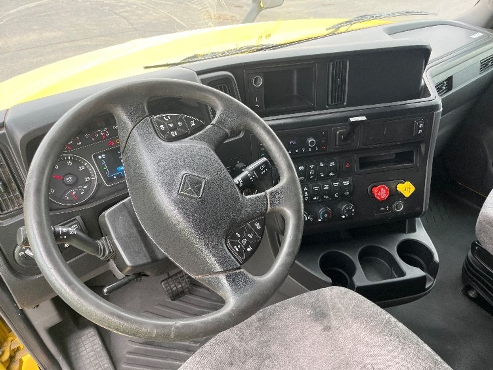 Sleeper Tractor-Heavy Duty Tractors-International-2022-LT625-El Paso-TX-689,455\n\t\tmiles-$ 32,750 - Image 11