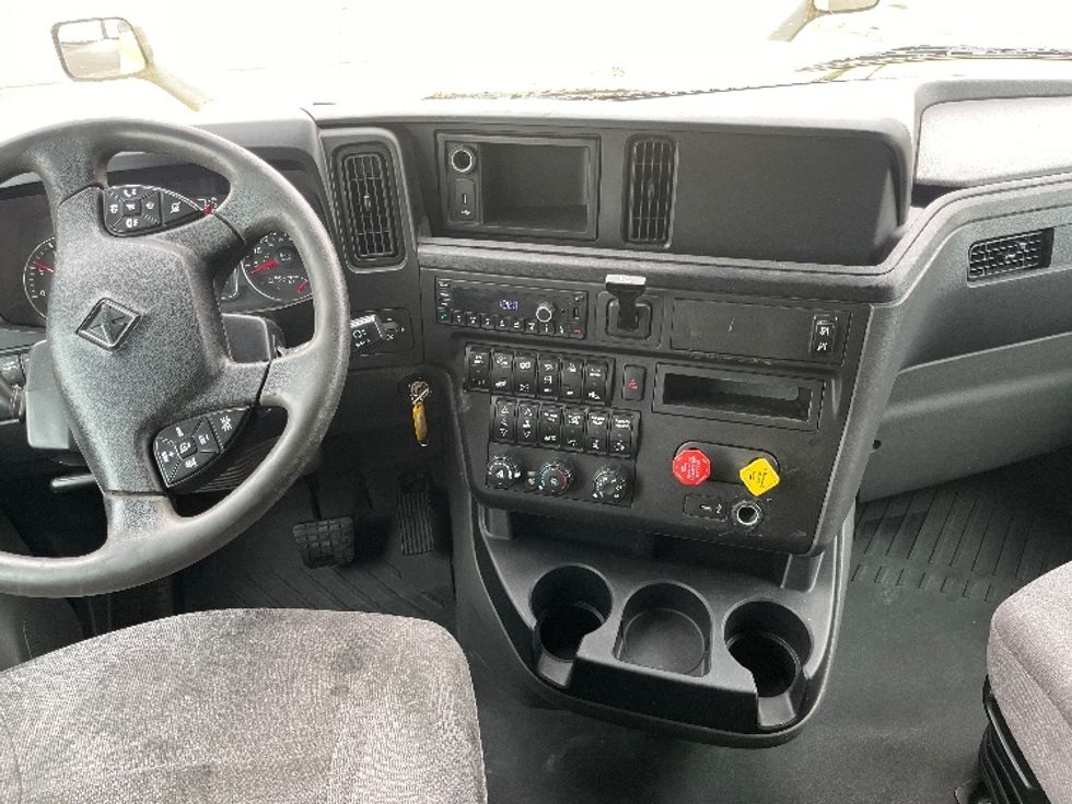Sleeper Tractor-Heavy Duty Tractors-International-2022-LT625-El Paso-TX-689,455\n\t\tmiles-$ 32,750 - Image 12