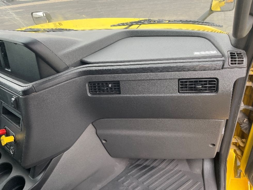 Sleeper Tractor-Heavy Duty Tractors-International-2022-LT625-El Paso-TX-689,455\n\t\tmiles-$ 32,750 - Image 14