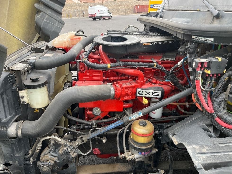 Sleeper Tractor-Heavy Duty Tractors-International-2022-LT625-El Paso-TX-689,455\n\t\tmiles-$ 32,750 - Image 21