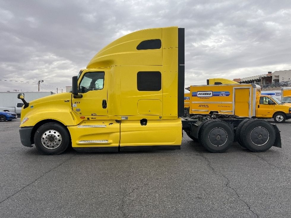Sleeper Tractor-Heavy Duty Tractors-International-2022-LT625-El Paso-TX-689,455\n\t\tmiles-$ 32,750 - Image 4