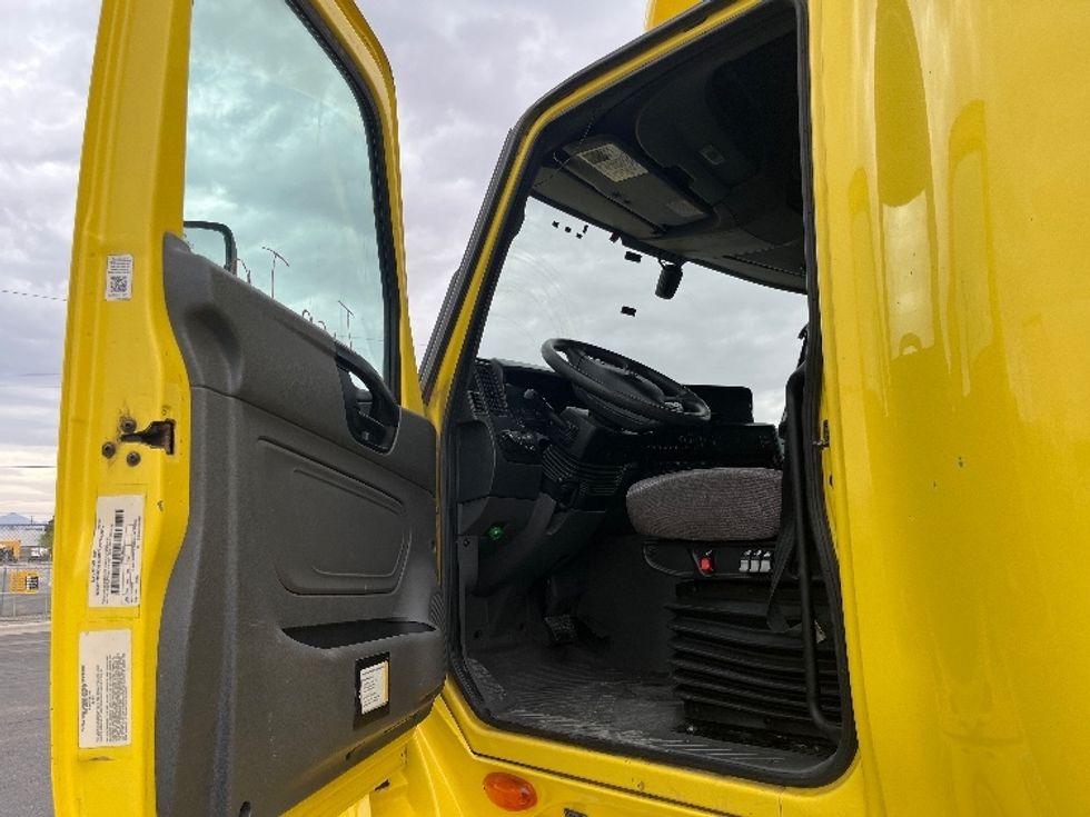 Sleeper Tractor-Heavy Duty Tractors-International-2022-LT625-El Paso-TX-689,455\n\t\tmiles-$ 32,750 - Image 9