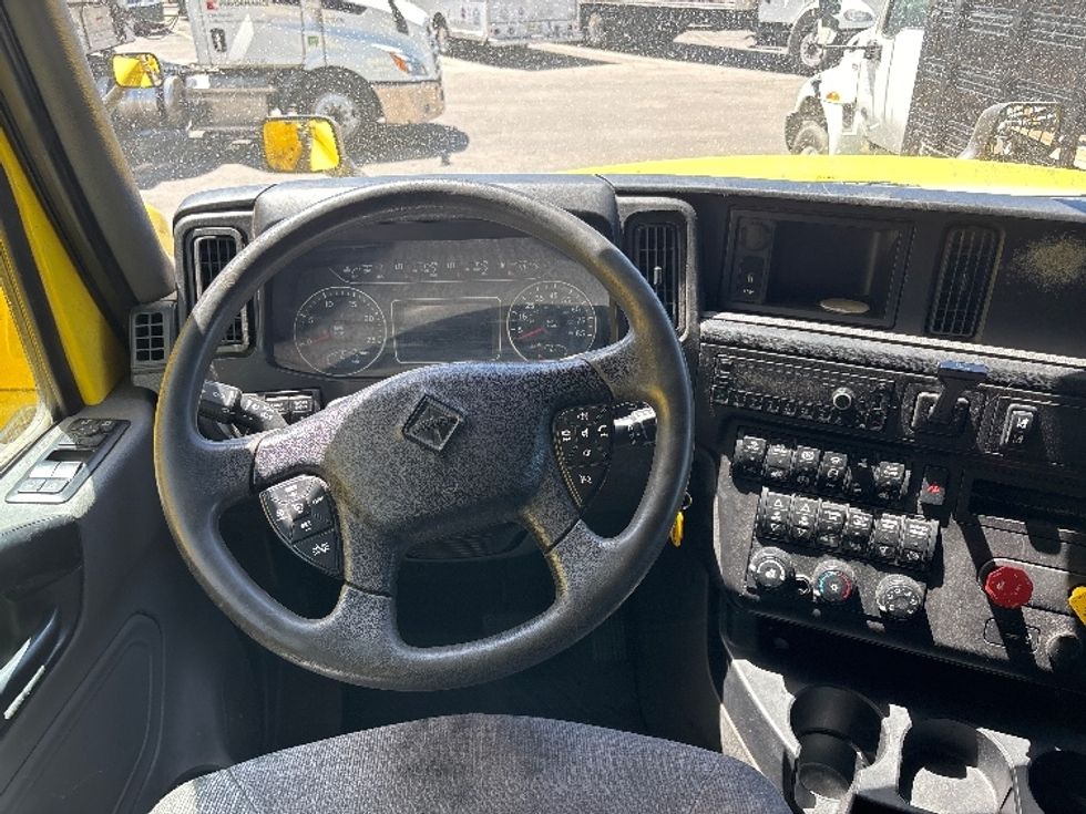 Sleeper Tractor-Heavy Duty Tractors-International-2022-LT625-El Paso-TX-693,531\n\t\tmiles-$ 32,250 - Image 11