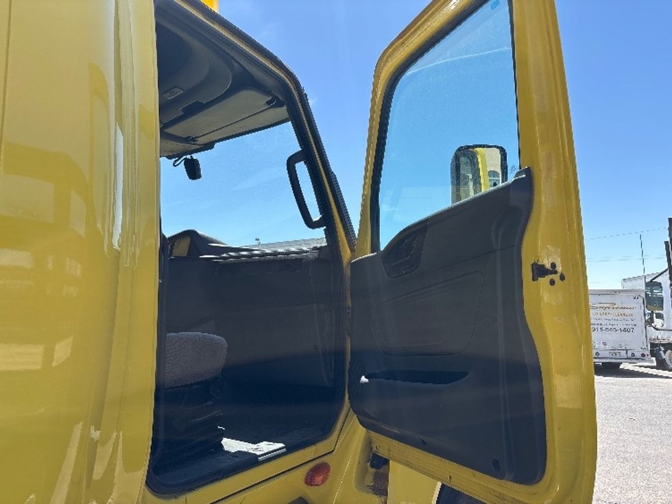 Sleeper Tractor-Heavy Duty Tractors-International-2022-LT625-El Paso-TX-693,531\n\t\tmiles-$ 32,250 - Image 13