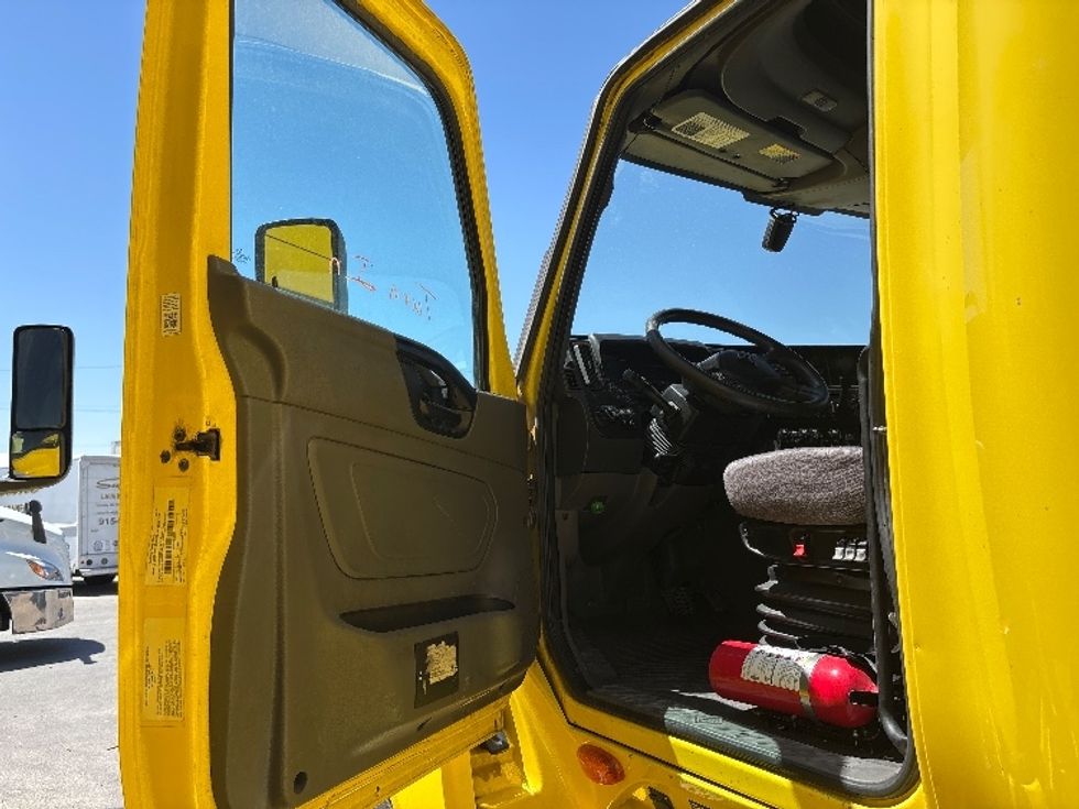 Sleeper Tractor-Heavy Duty Tractors-International-2022-LT625-El Paso-TX-693,531\n\t\tmiles-$ 32,250 - Image 9