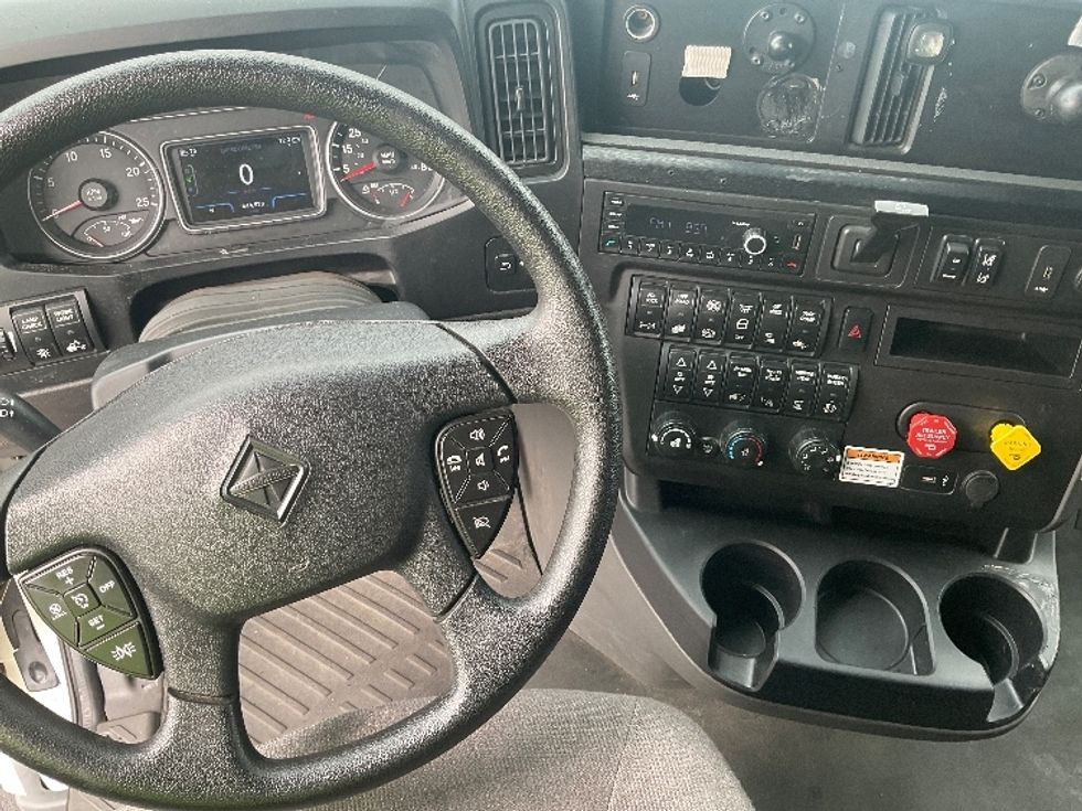 Sleeper Tractor-Heavy Duty Tractors-International-2022-LT625-Everett-WA-445,652\n\t\tmiles-$ 52,000 - Image 11