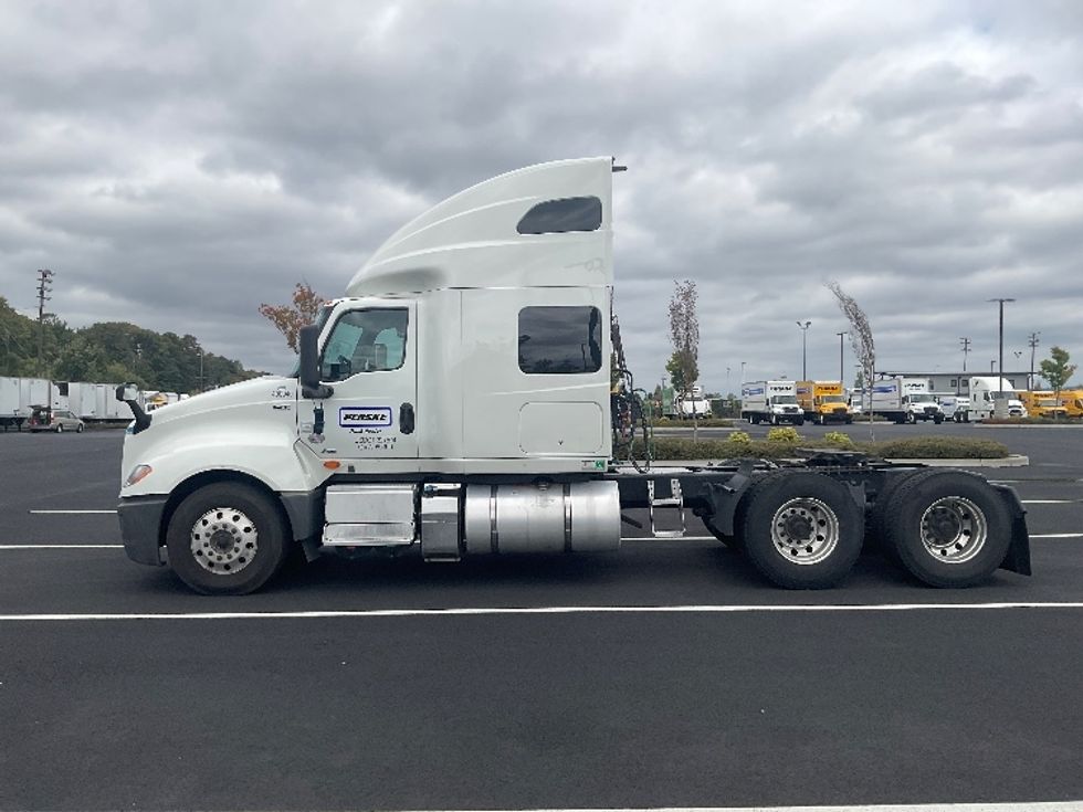 Sleeper Tractor-Heavy Duty Tractors-International-2022-LT625-Everett-WA-445,652\n\t\tmiles-$ 52,000 - Image 4