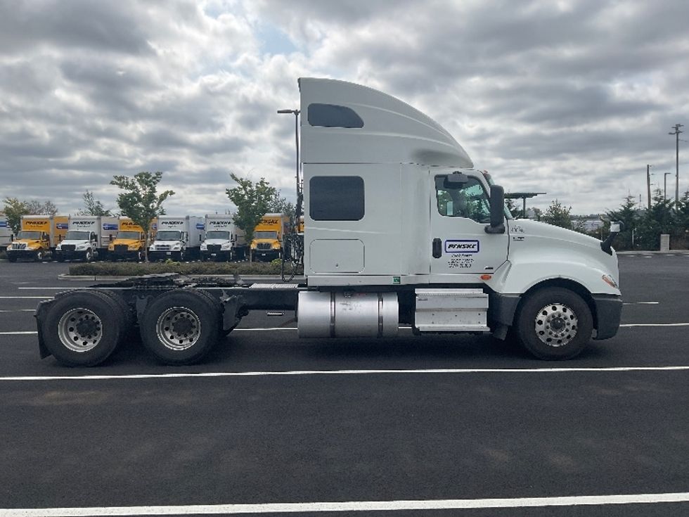 Sleeper Tractor-Heavy Duty Tractors-International-2022-LT625-Everett-WA-445,652\n\t\tmiles-$ 52,000 - Image 8