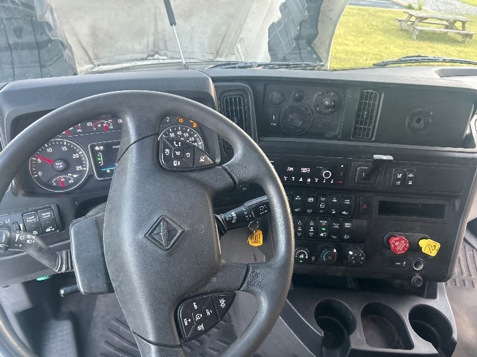 Sleeper Tractor-Heavy Duty Tractors-International-2022-LT625-Fitchburg-MA-284,866\n\t\tmiles-$ 79,500 - Image 11
