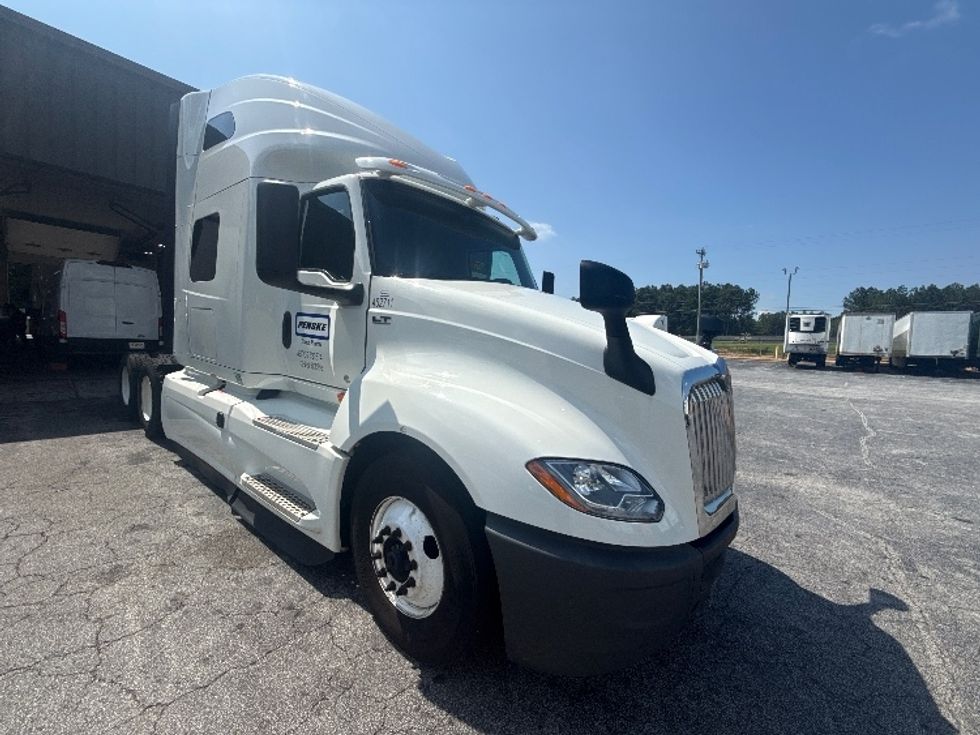 Sleeper Tractor-Heavy Duty Tractors-International-2022-LT625-Forest Park-GA-414,329\n\t\tmiles-$ 64,250 - Image 1