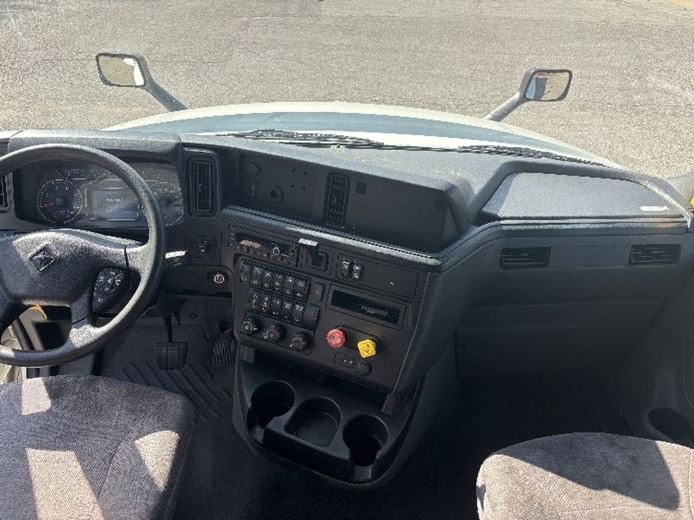 Sleeper Tractor-Heavy Duty Tractors-International-2022-LT625-Fort Wayne-IN-402,187\n\t\tmiles-$ 63,000 - Image 12