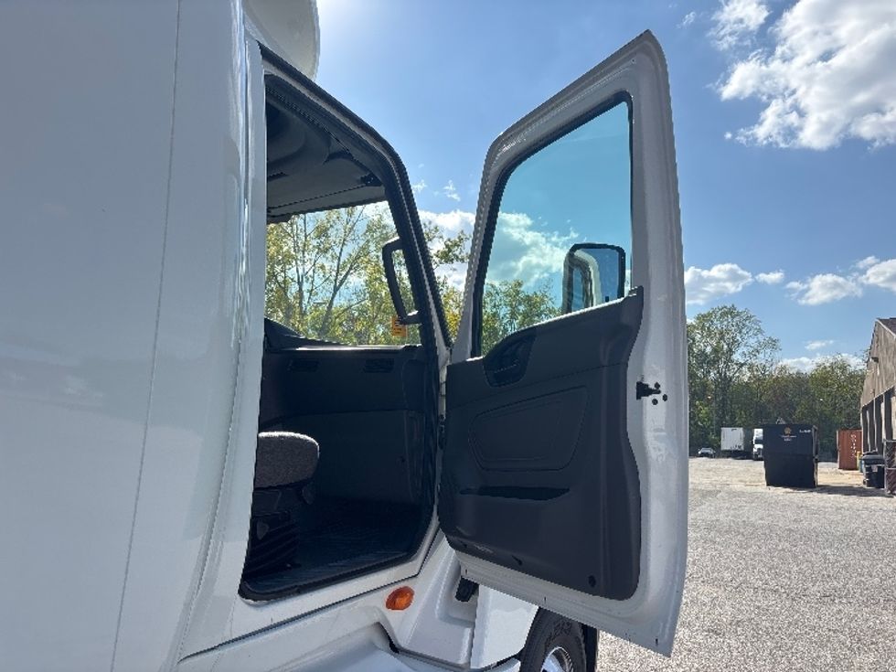 Sleeper Tractor-Heavy Duty Tractors-International-2022-LT625-Fort Wayne-IN-402,187\n\t\tmiles-$ 63,000 - Image 13