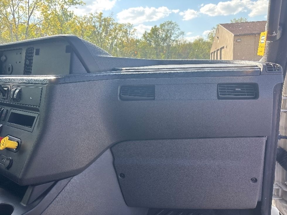 Sleeper Tractor-Heavy Duty Tractors-International-2022-LT625-Fort Wayne-IN-402,187\n\t\tmiles-$ 63,000 - Image 14