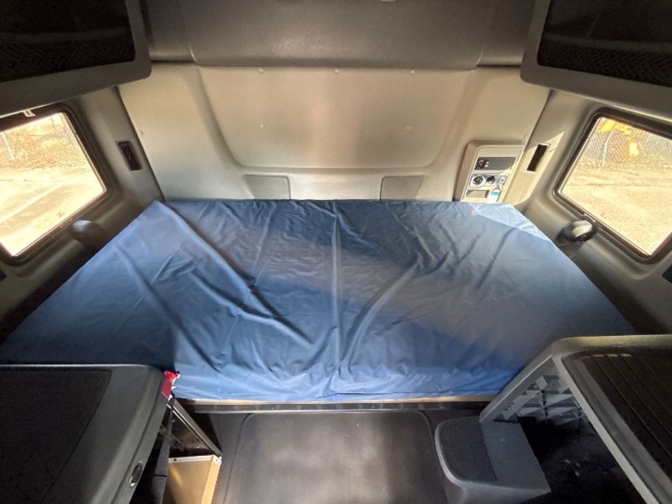 Sleeper Tractor-Heavy Duty Tractors-International-2022-LT625-Fort Wayne-IN-402,187\n\t\tmiles-$ 63,000 - Image 17