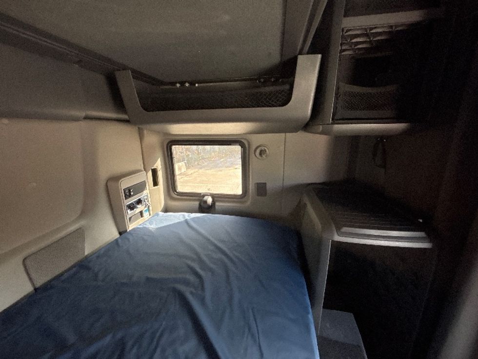 Sleeper Tractor-Heavy Duty Tractors-International-2022-LT625-Fort Wayne-IN-402,187\n\t\tmiles-$ 63,000 - Image 18