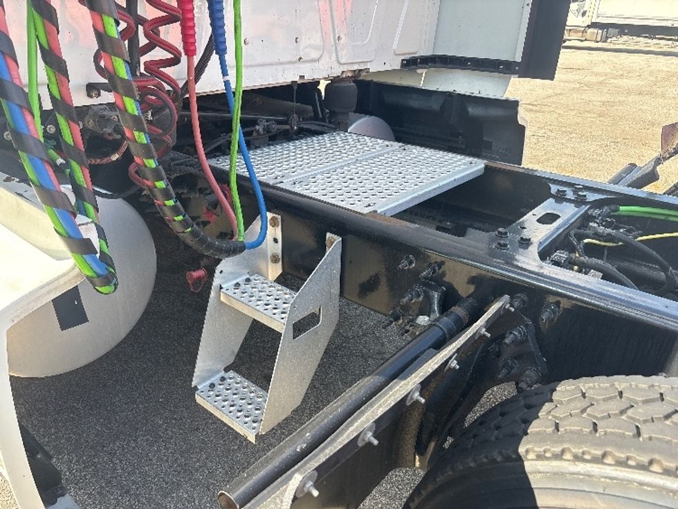 Sleeper Tractor-Heavy Duty Tractors-International-2022-LT625-Fort Wayne-IN-402,187\n\t\tmiles-$ 63,000 - Image 22