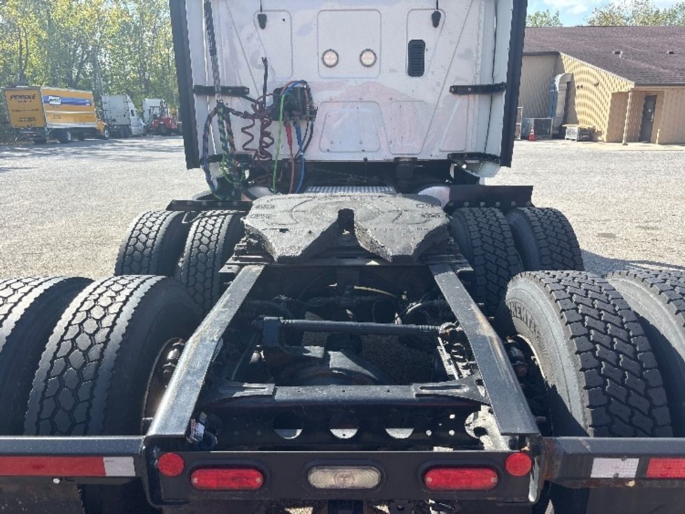 Sleeper Tractor-Heavy Duty Tractors-International-2022-LT625-Fort Wayne-IN-402,187\n\t\tmiles-$ 63,000 - Image 6