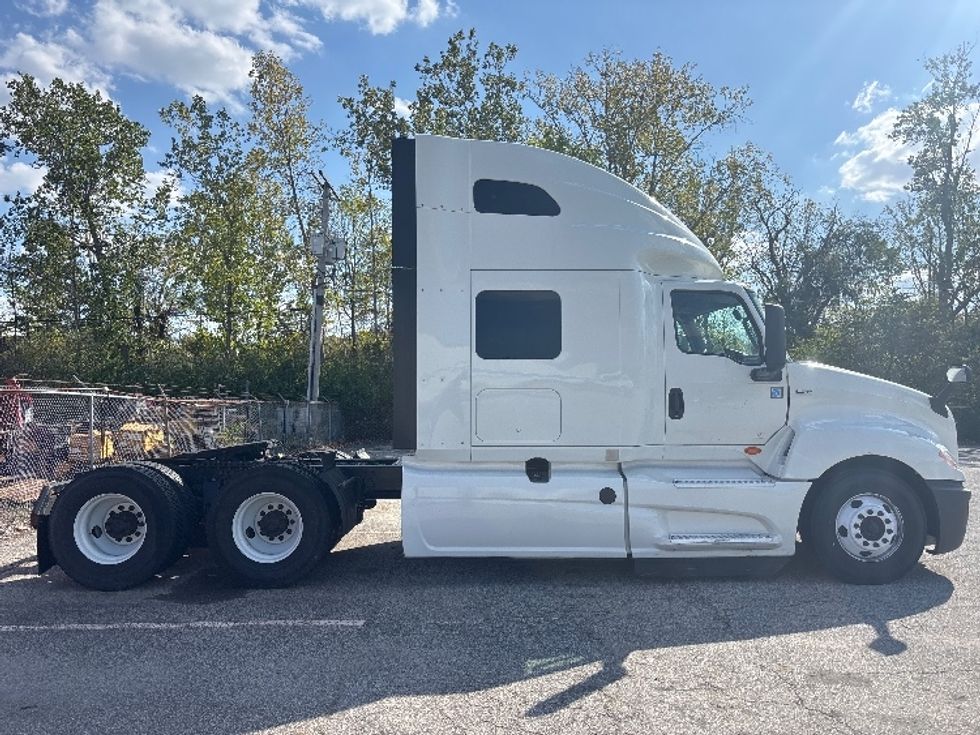 Sleeper Tractor-Heavy Duty Tractors-International-2022-LT625-Fort Wayne-IN-402,187\n\t\tmiles-$ 63,000 - Image 8