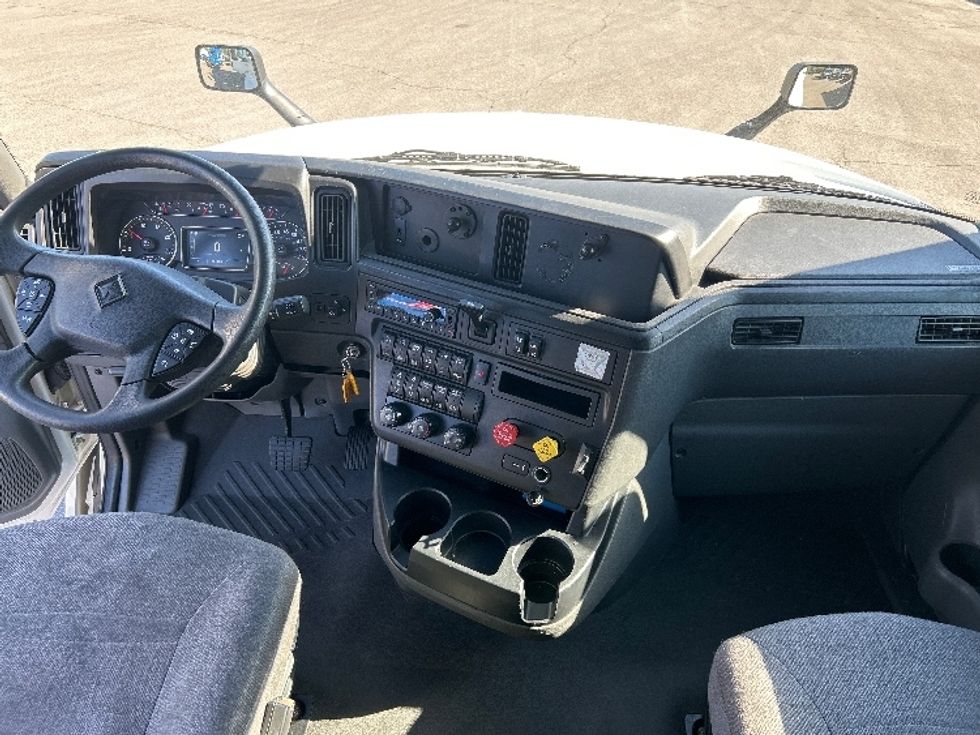 Sleeper Tractor-Heavy Duty Tractors-International-2022-LT625-Fort Wayne-IN-404,675\n\t\tmiles-$ 62,750 - Image 12