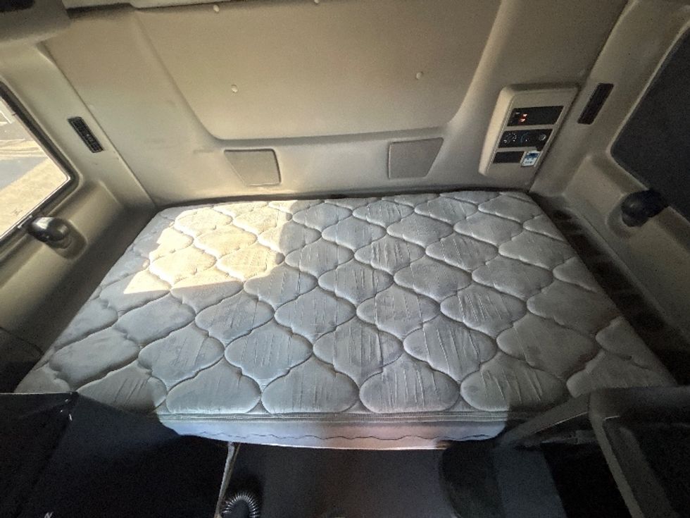 Sleeper Tractor-Heavy Duty Tractors-International-2022-LT625-Fort Wayne-IN-404,675\n\t\tmiles-$ 62,750 - Image 17