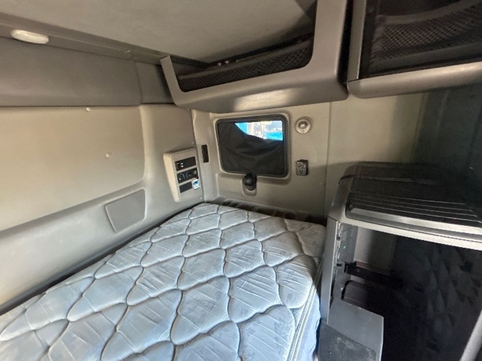 Sleeper Tractor-Heavy Duty Tractors-International-2022-LT625-Fort Wayne-IN-404,675\n\t\tmiles-$ 62,750 - Image 18