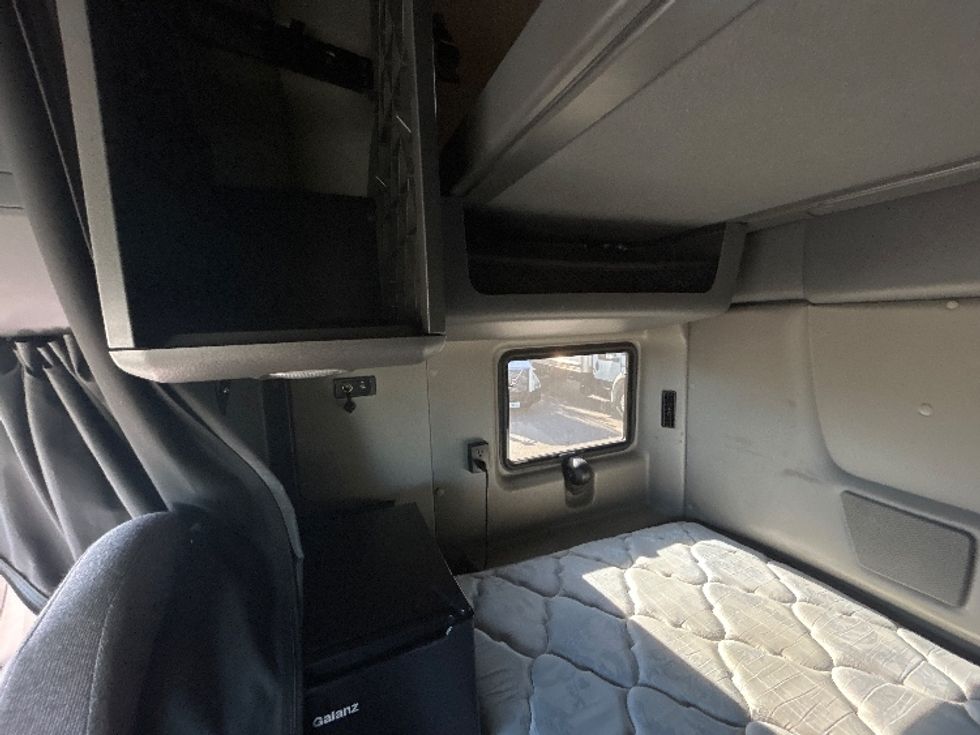 Sleeper Tractor-Heavy Duty Tractors-International-2022-LT625-Fort Wayne-IN-404,675\n\t\tmiles-$ 62,750 - Image 19