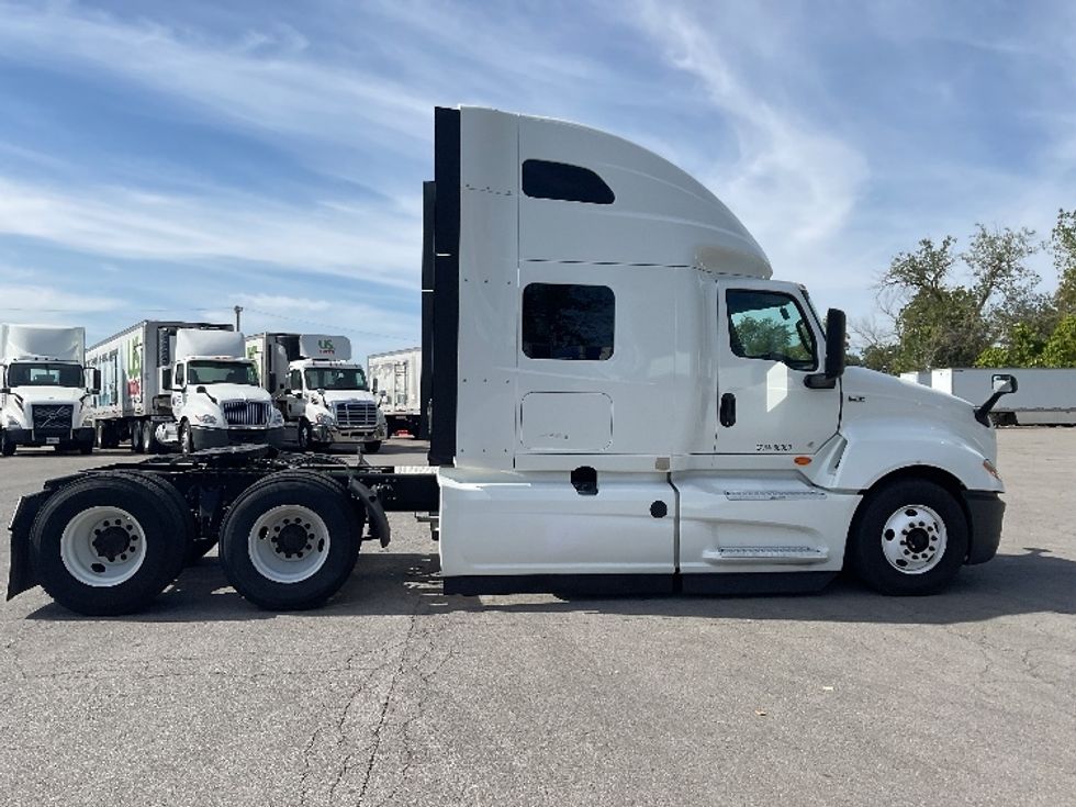 Sleeper Tractor-Heavy Duty Tractors-International-2022-LT625-Fort Wayne-IN-404,675\n\t\tmiles-$ 62,750 - Image 8