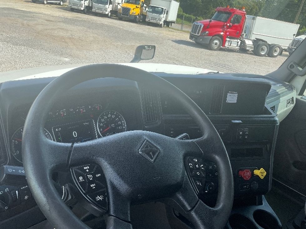 Sleeper Tractor-Heavy Duty Tractors-International-2022-LT625-Homewood-AL-378,764\n\t\tmiles-$ 68,500 - Image 10