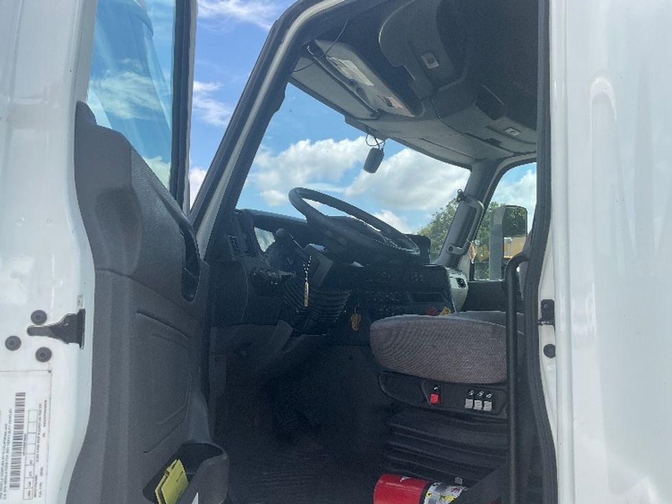 Sleeper Tractor-Heavy Duty Tractors-International-2022-LT625-Homewood-AL-378,764\n\t\tmiles-$ 68,500 - Image 9
