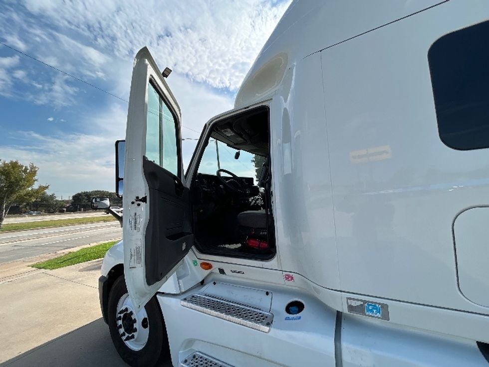 Sleeper Tractor-Heavy Duty Tractors-International-2022-LT625-Houston-TX-448,968\n\t\tmiles-$ 59,750 - Image 9