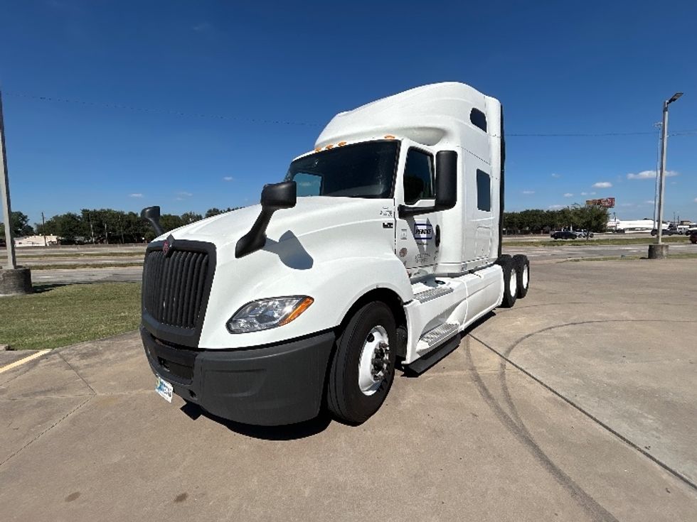 Sleeper Tractor-Heavy Duty Tractors-International-2022-LT625-Houston-TX-448,968\n\t\tmiles-$ 60,750 - Image 1