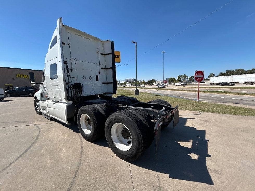 Sleeper Tractor-Heavy Duty Tractors-International-2022-LT625-Houston-TX-448,968\n\t\tmiles-$ 60,750 - Image 5