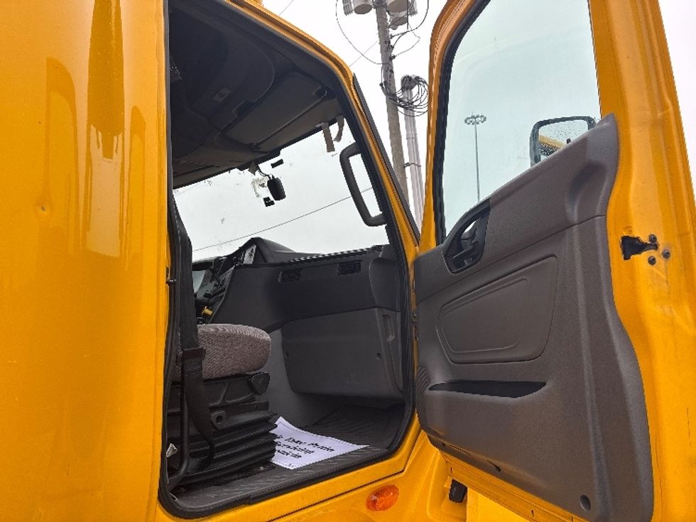 Sleeper Tractor-Heavy Duty Tractors-International-2022-LT625-Houston-TX-528,867\n\t\tmiles-$ 45,250 - Image 13