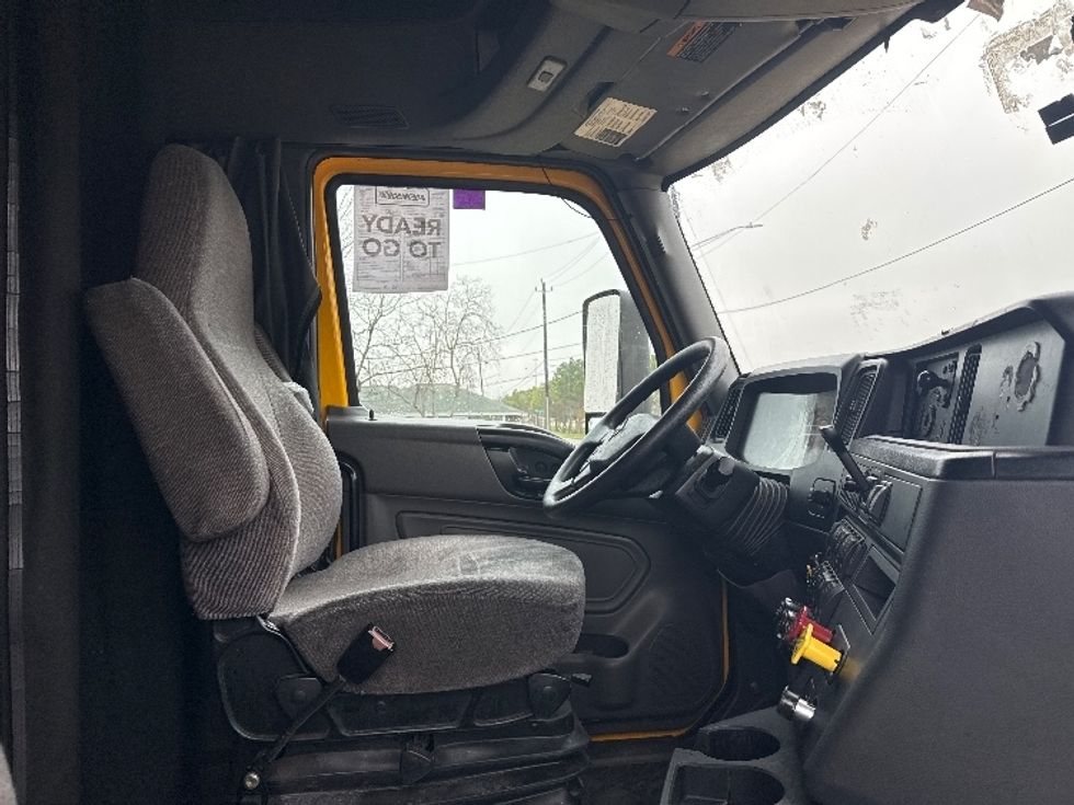 Sleeper Tractor-Heavy Duty Tractors-International-2022-LT625-Houston-TX-528,867\n\t\tmiles-$ 45,250 - Image 15