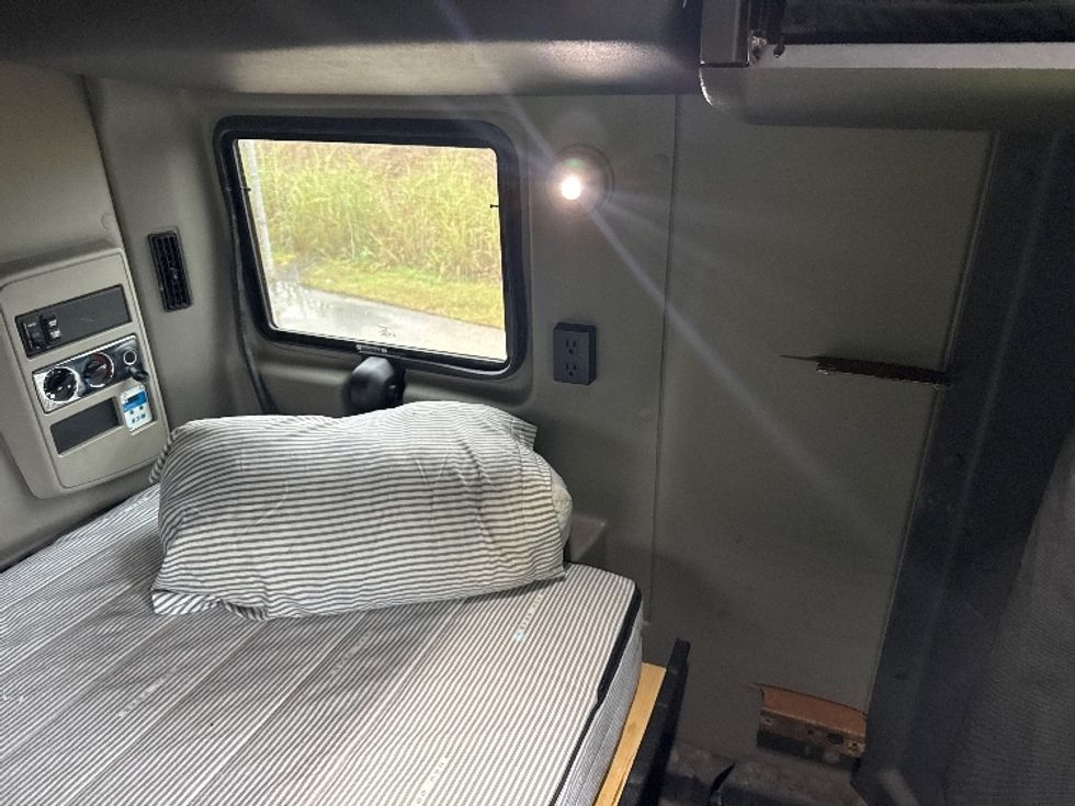 Sleeper Tractor-Heavy Duty Tractors-International-2022-LT625-Houston-TX-528,867\n\t\tmiles-$ 45,250 - Image 18