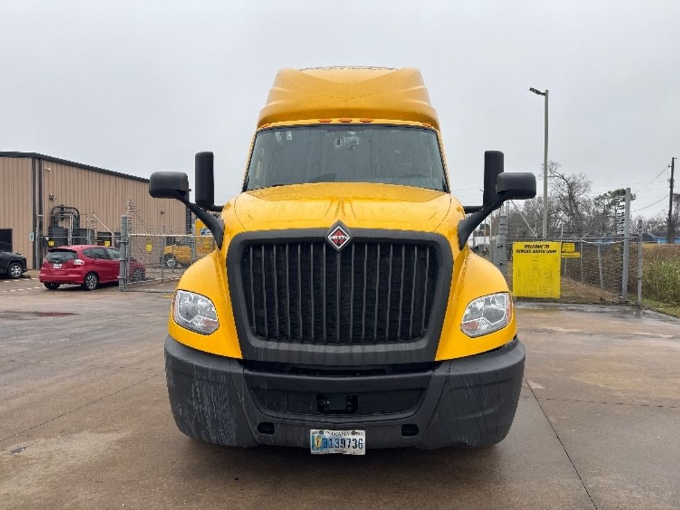 Sleeper Tractor-Heavy Duty Tractors-International-2022-LT625-Houston-TX-528,867\n\t\tmiles-$ 45,250 - Image 2