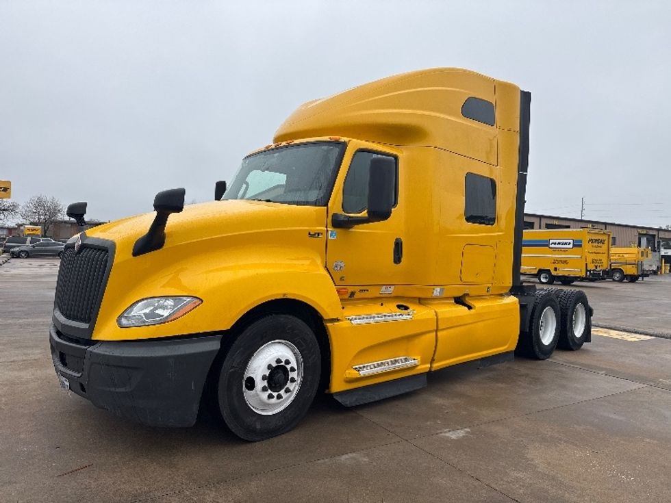 Sleeper Tractor-Heavy Duty Tractors-International-2022-LT625-Houston-TX-528,867\n\t\tmiles-$ 45,250 - Image 3