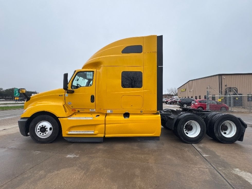 Sleeper Tractor-Heavy Duty Tractors-International-2022-LT625-Houston-TX-528,867\n\t\tmiles-$ 45,250 - Image 4