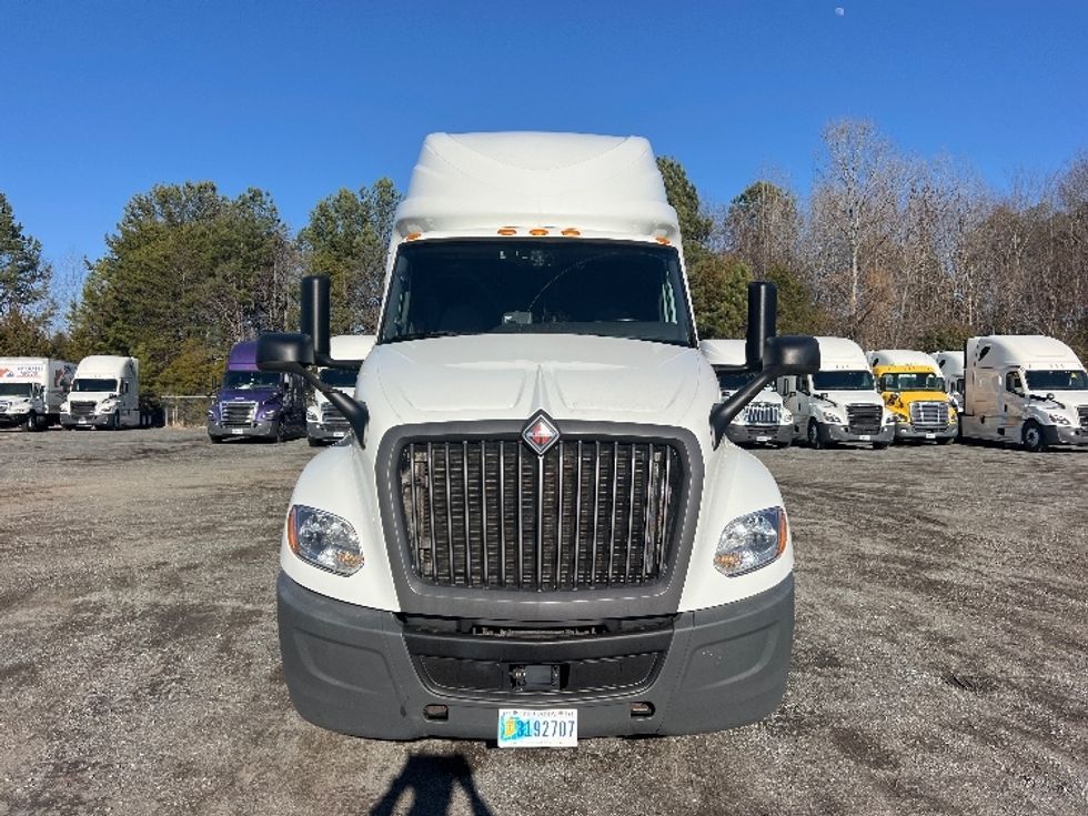 Sleeper Tractor-Heavy Duty Tractors-International-2022-LT625-Indian Trail-NC-271,232\n\t\tmiles-$ 71,000 - Image 2