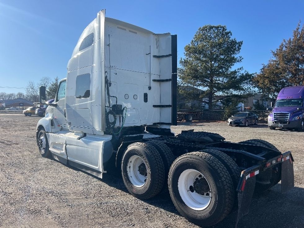 Sleeper Tractor-Heavy Duty Tractors-International-2022-LT625-Indian Trail-NC-271,232\n\t\tmiles-$ 71,000 - Image 5