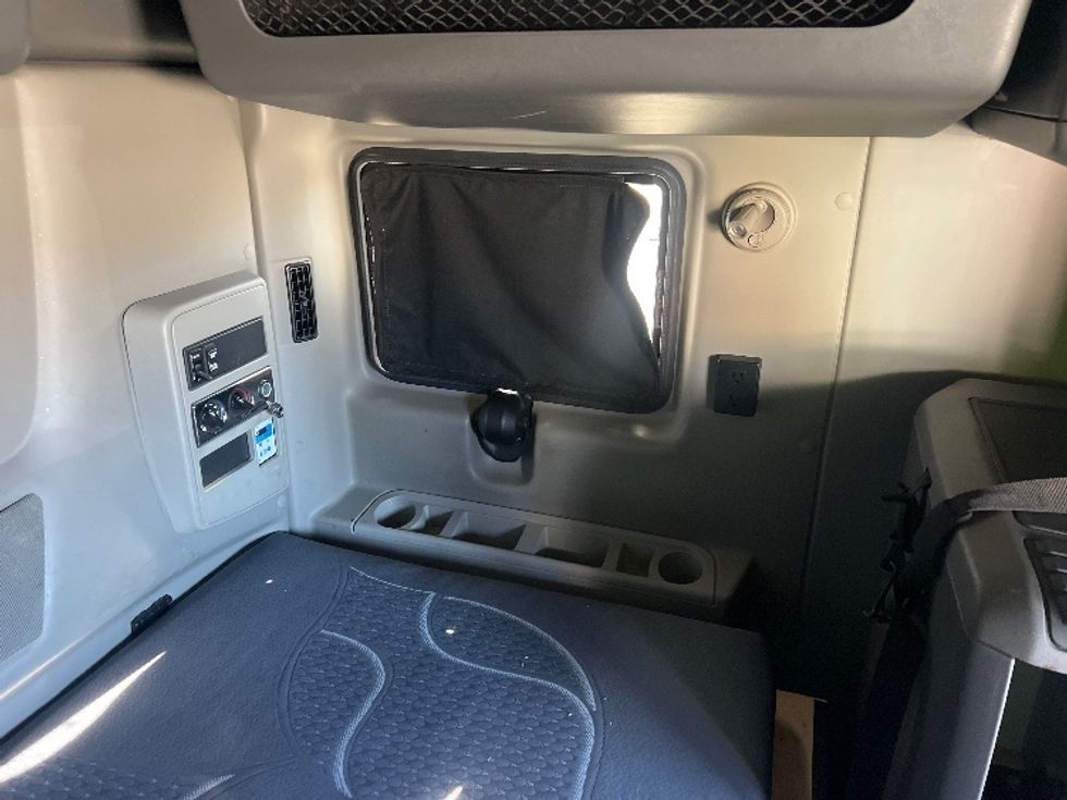 Sleeper Tractor-Heavy Duty Tractors-International-2022-LT625-Indian Trail-NC-278,419\n\t\tmiles-$ 71,750 - Image 18