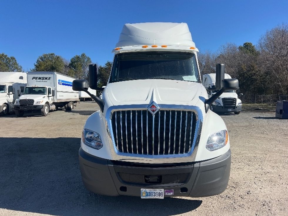 Sleeper Tractor-Heavy Duty Tractors-International-2022-LT625-Indian Trail-NC-278,419\n\t\tmiles-$ 71,750 - Image 2