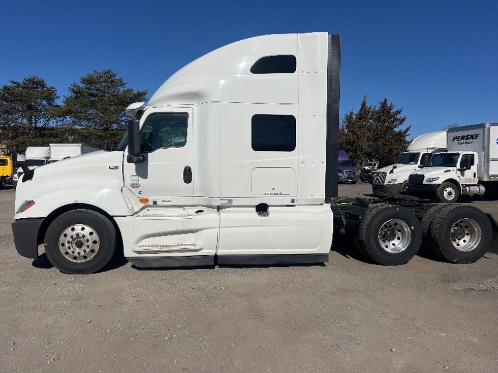 Sleeper Tractor-Heavy Duty Tractors-International-2022-LT625-Indian Trail-NC-278,419\n\t\tmiles-$ 71,750 - Image 4