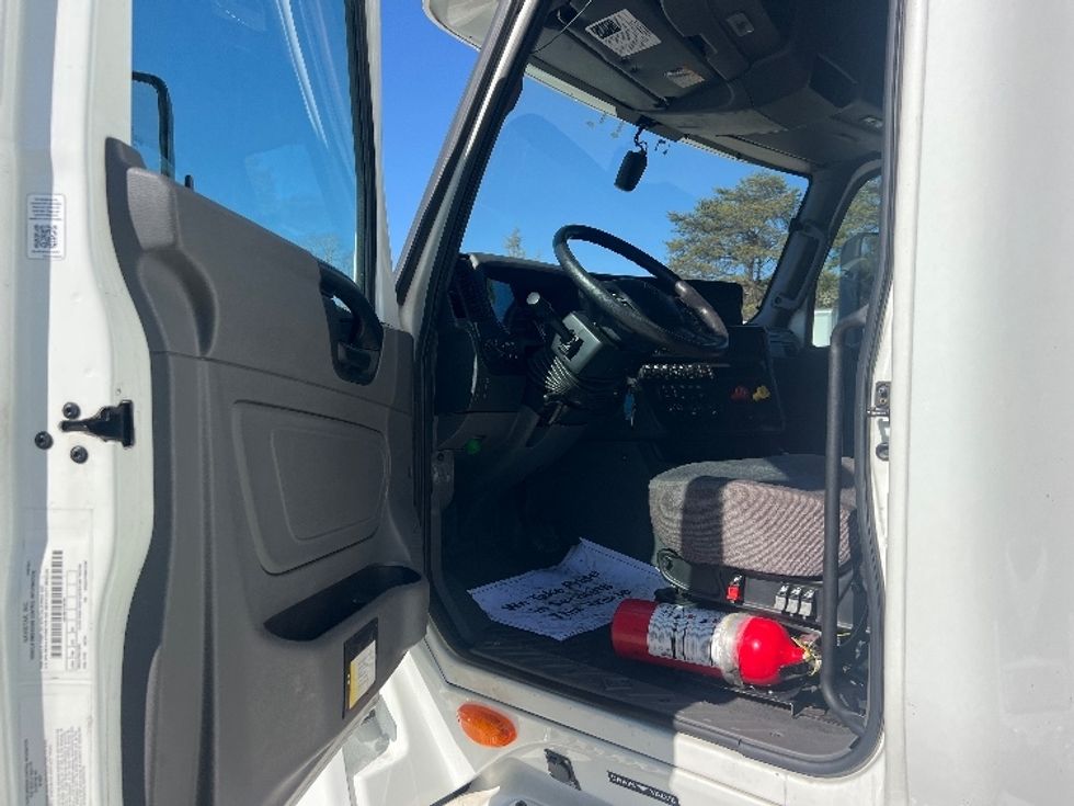 Sleeper Tractor-Heavy Duty Tractors-International-2022-LT625-Indian Trail-NC-278,419\n\t\tmiles-$ 71,750 - Image 9