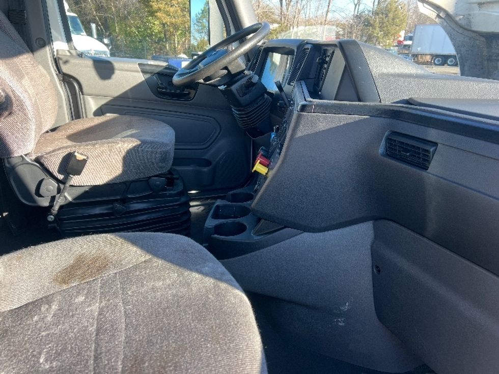 Sleeper Tractor-Heavy Duty Tractors-International-2022-LT625-Indian Trail-NC-393,632\n\t\tmiles-$ 61,250 - Image 15