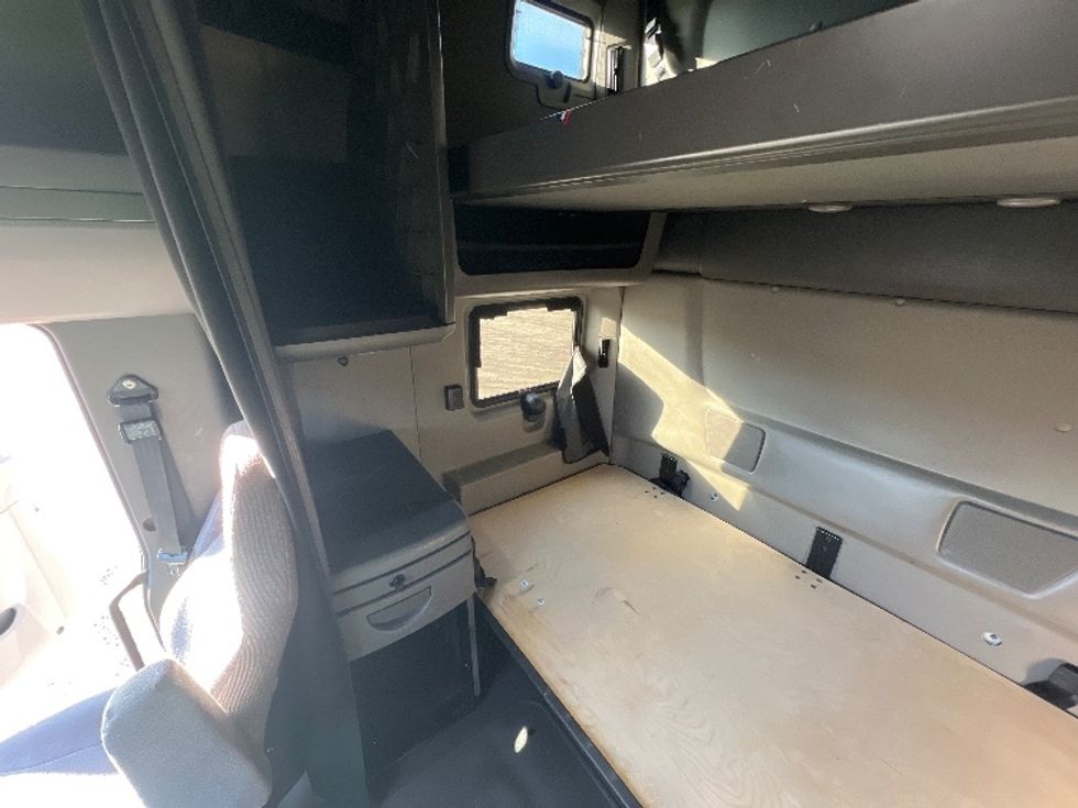 Sleeper Tractor-Heavy Duty Tractors-International-2022-LT625-Indian Trail-NC-393,632\n\t\tmiles-$ 61,250 - Image 19