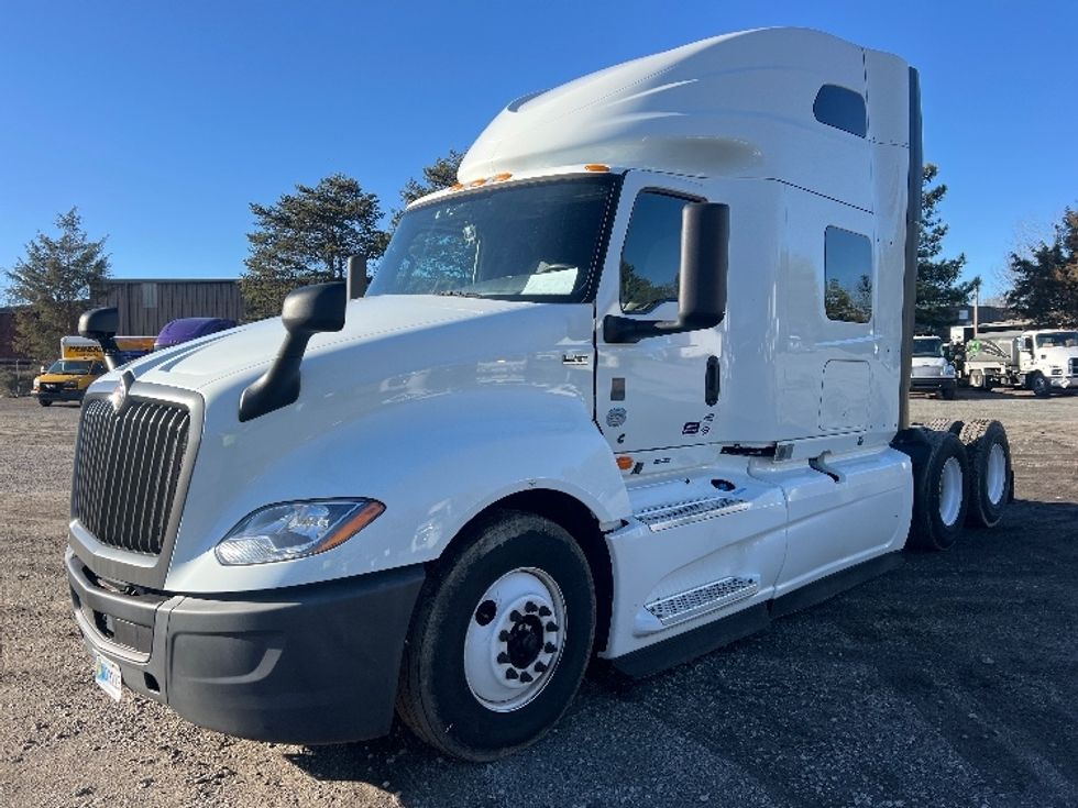 Sleeper Tractor-Heavy Duty Tractors-International-2022-LT625-Indian Trail-NC-393,632\n\t\tmiles-$ 61,250 - Image 3