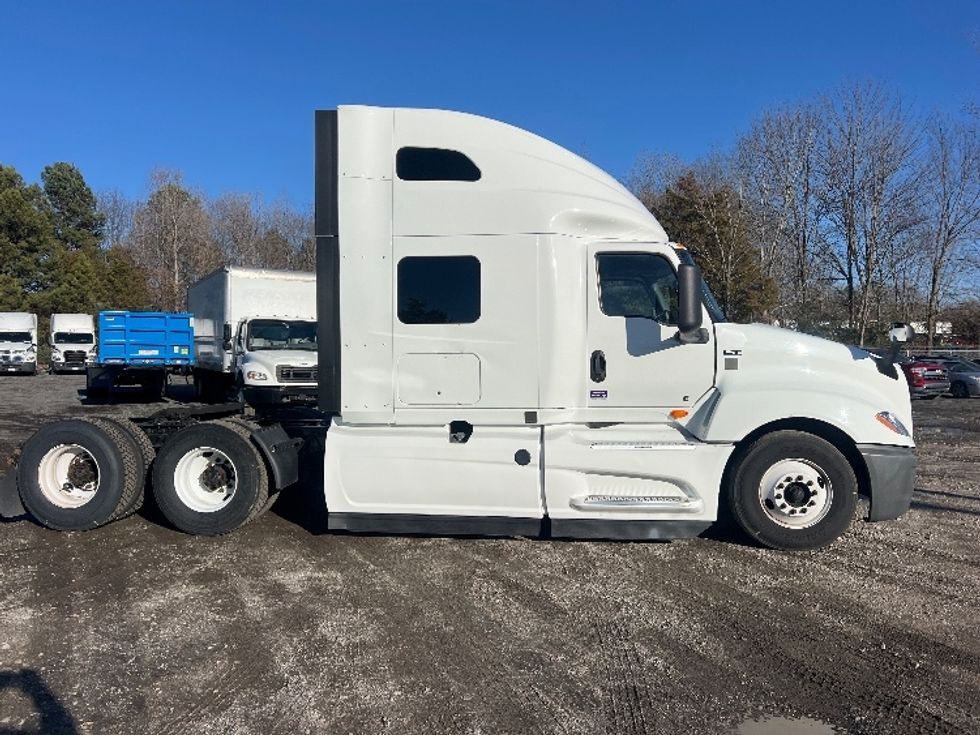 Sleeper Tractor-Heavy Duty Tractors-International-2022-LT625-Indian Trail-NC-393,632\n\t\tmiles-$ 61,250 - Image 8