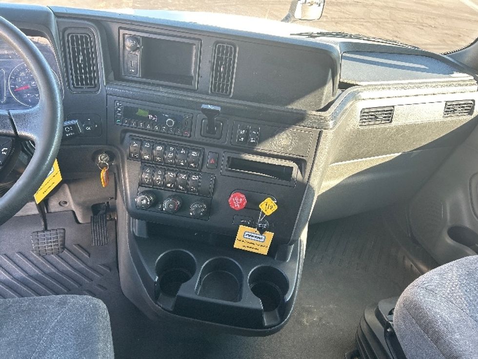 Sleeper Tractor-Heavy Duty Tractors-International-2022-LT625-Indianapolis-IN-436,366\n\t\tmiles-$ 61,000 - Image 12